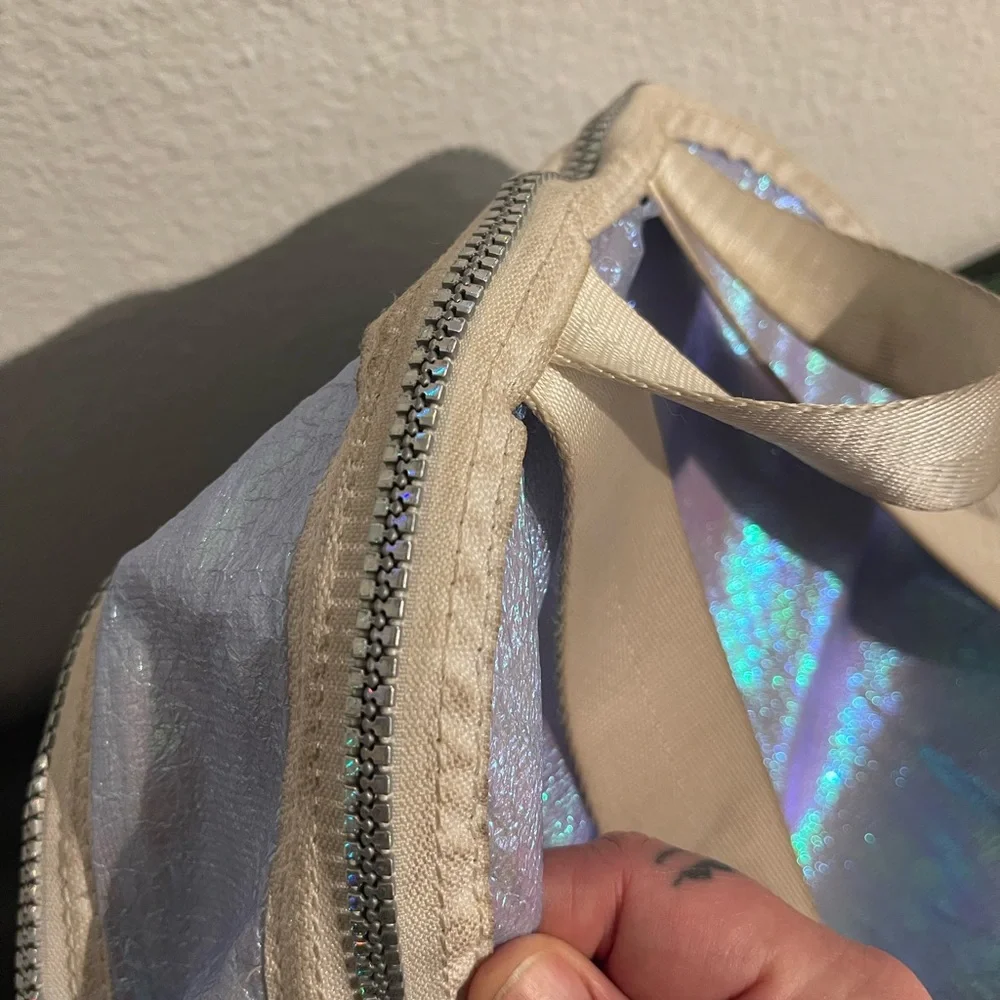 UO iridescent bag - Picture 4 of 4